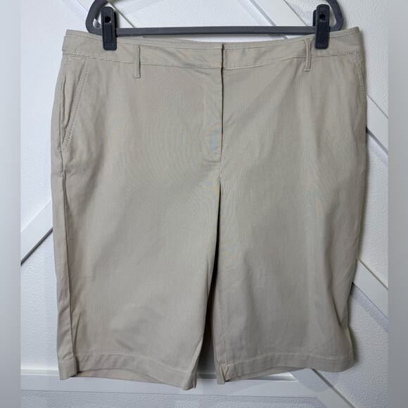 NWT Talbots Pinstripe Stretch Bermuda Shorts Cream Tan 13” Inseam Size 18 - Picture 1 of 9